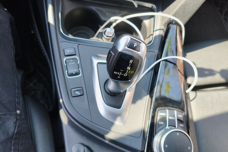 BMW 3 Series 2019 #18 BMW 3 Series 2019 car image #18