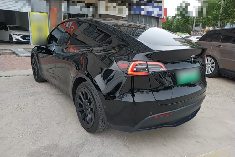 Tesla Model Y 2023 #5 Tesla Model Y 2023 immagine di auto #5