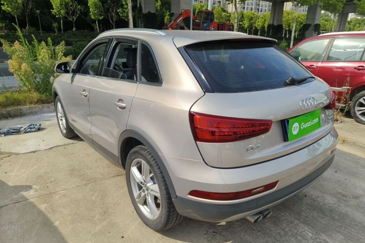 Audi Q3 2019 car image #5