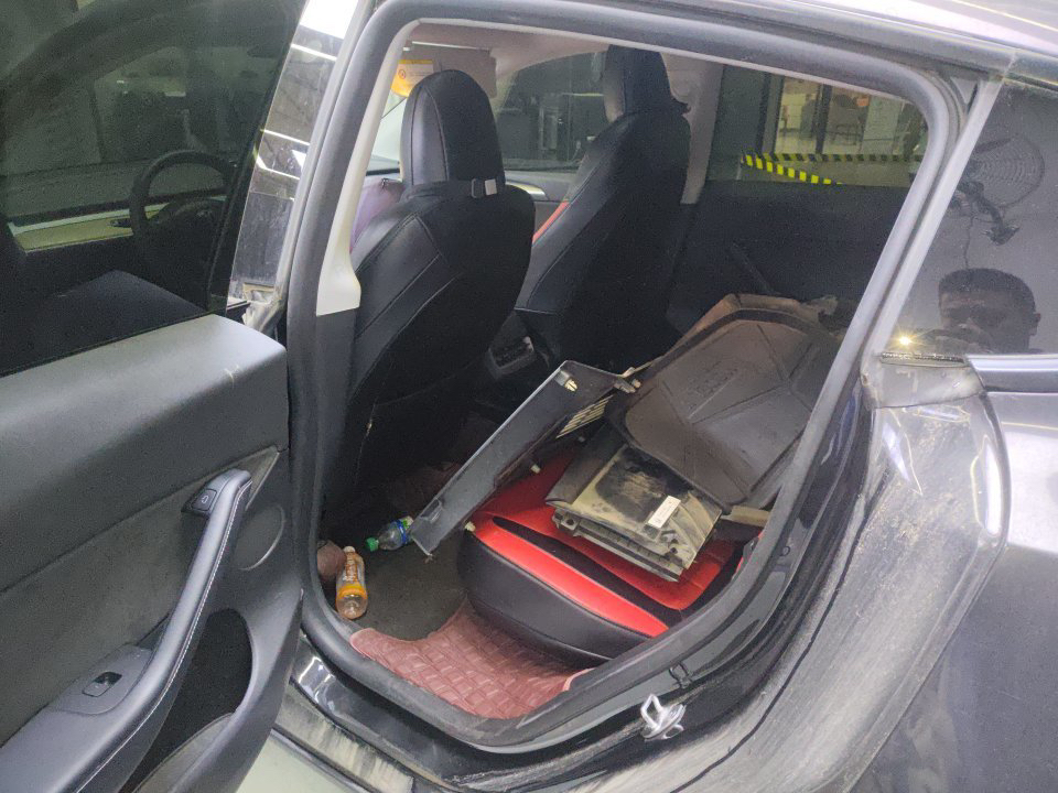 Tesla Model Y 2023 car image #6
