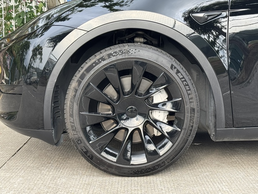 Tesla Model Y 2023 #9 Tesla Model Y 2023 car image #9