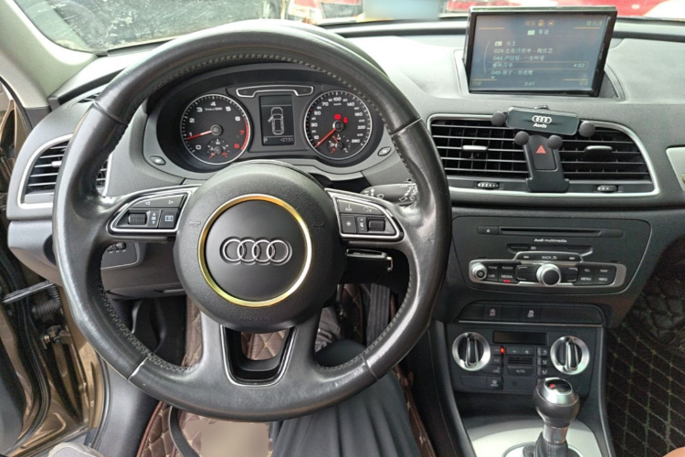 Audi Q3 2015 #10 Audi Q3 2015 car image #10