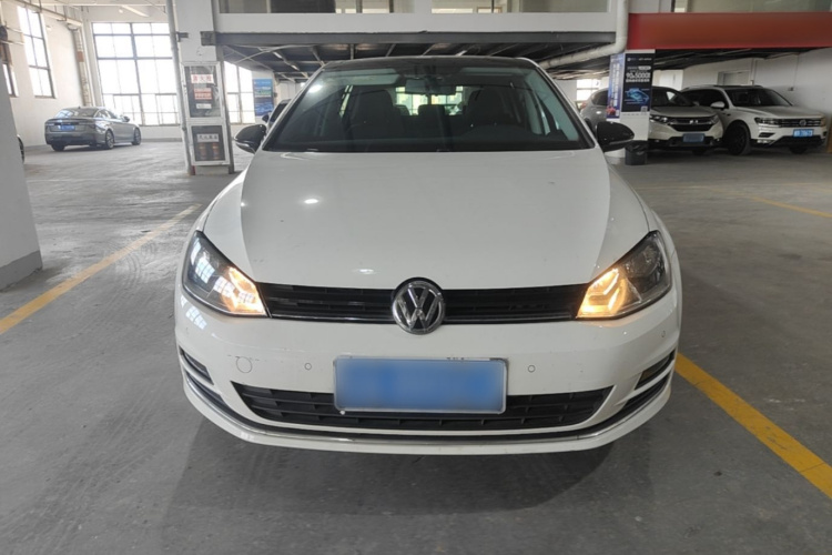 Volkswagen Golf 2017 car image #3