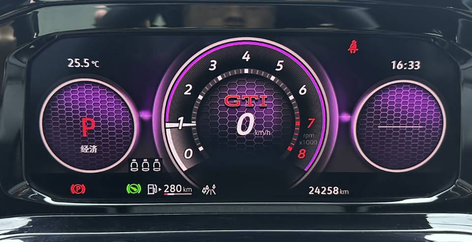 Volkswagen Golf 2022 car image #11