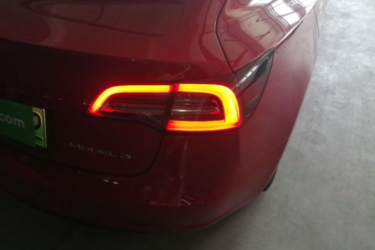 Tesla Model 3 2022 car image #8