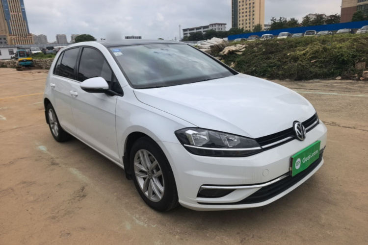 Volkswagen Golf 2018 car image #4