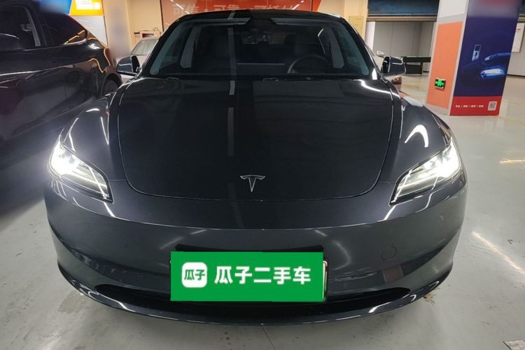 Tesla Model 3 2024 car image #3
