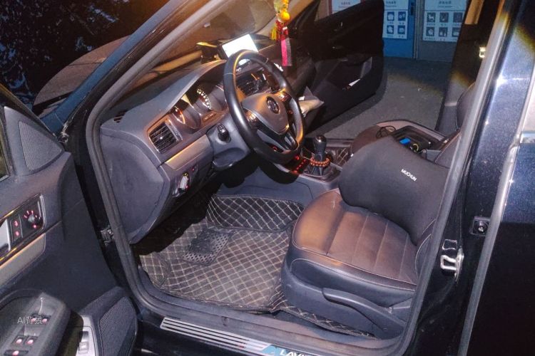 Volkswagen Lavida 2019 car image #18