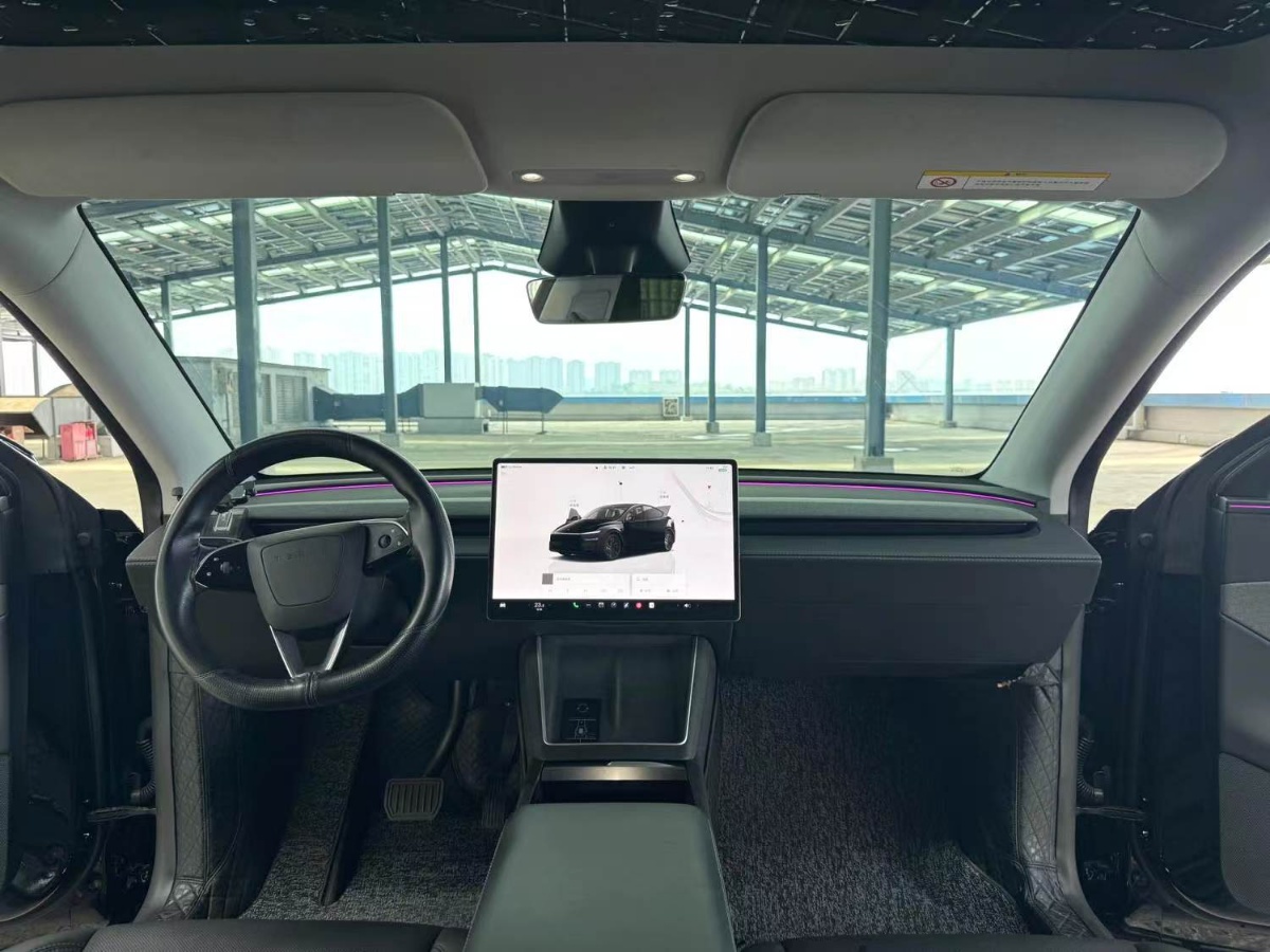 Tesla Model Y 2025 car image #8
