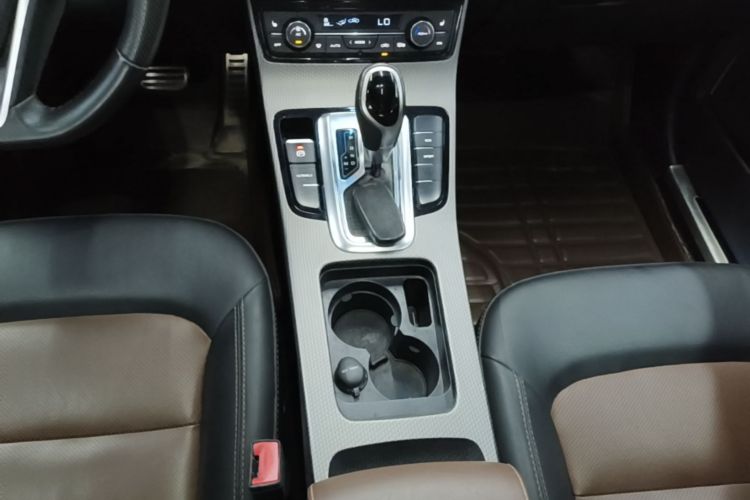 GEELY Emgrand GS 2016 car image #14