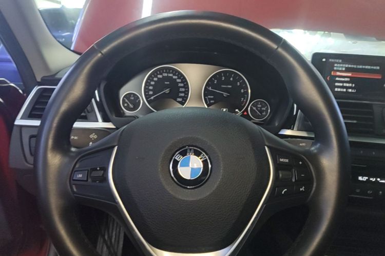 BMW 3 Series 2019 immagine di auto #11