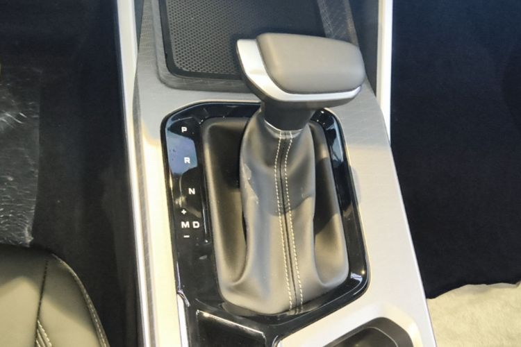 GEELY Emgrand 2026 car image #14