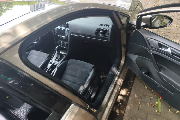 Volkswagen Golf 2015 car image #23