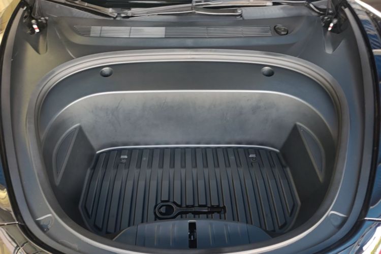 Tesla Model 3 2022 car image #20