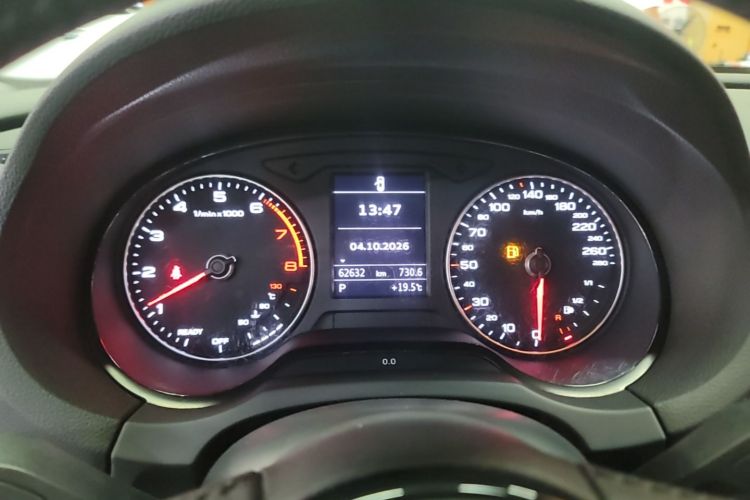 Audi A3 2018 car image #12