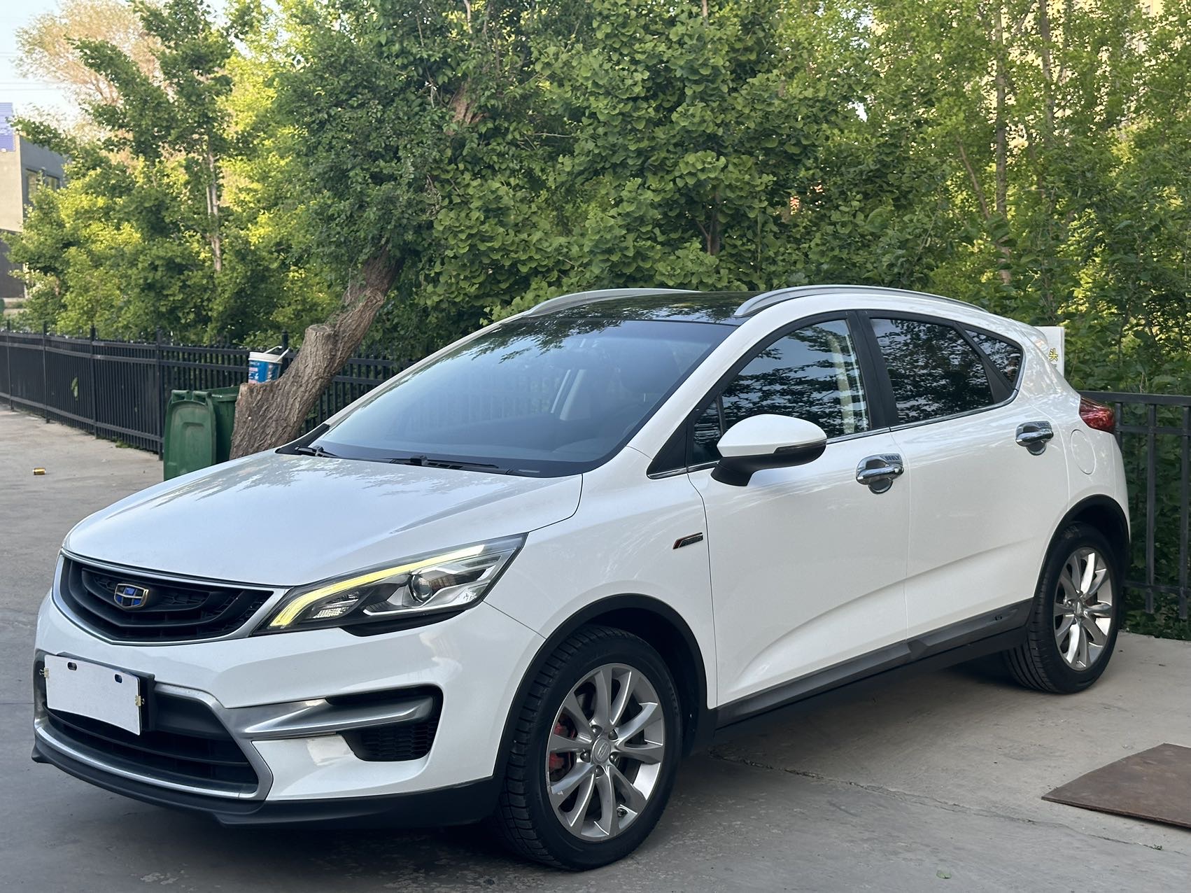GEELY Emgrand GS 2017 car image 