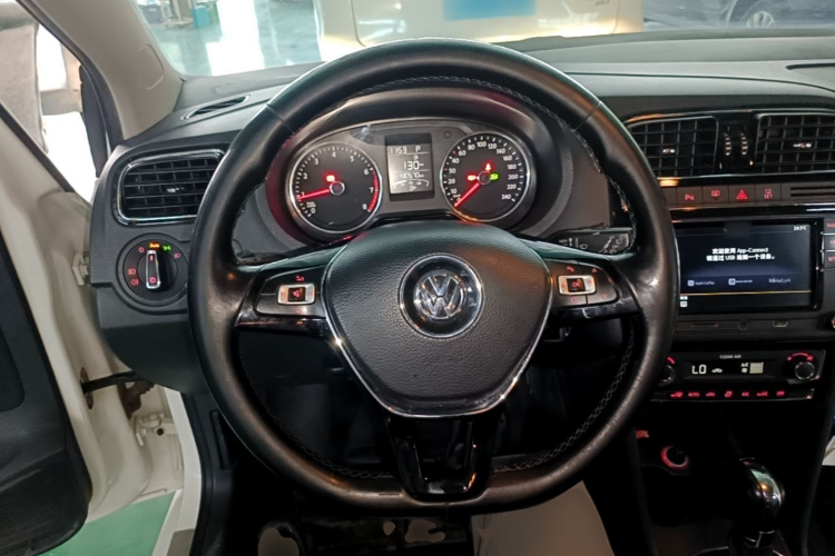 Volkswagen Polo 2016 #11 Volkswagen Polo 2016 car image #11