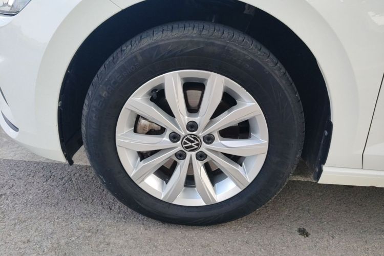 Volkswagen Polo 2021 car image #9