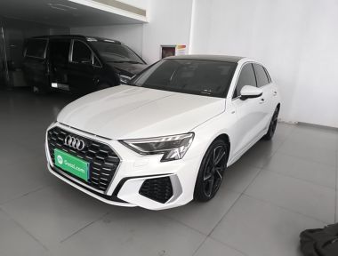 Audi A3 2024 immagine di auto 