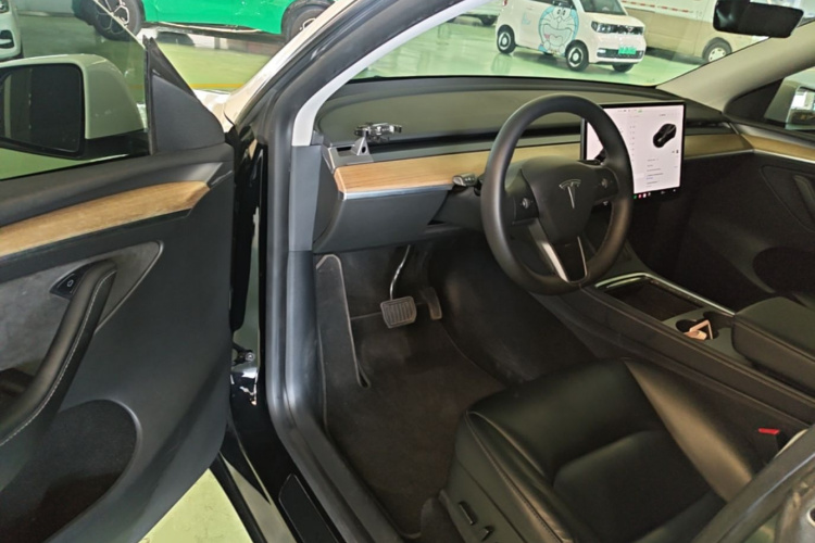 Tesla Model Y 2022 #12 Tesla Model Y 2022 car image #12