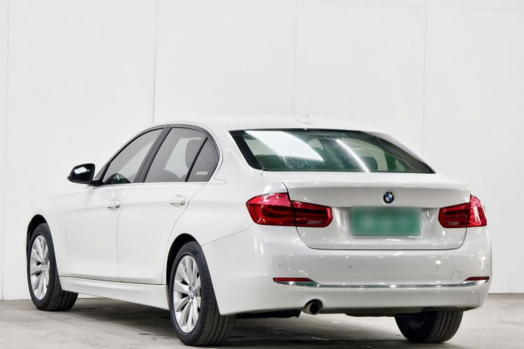 BMW 3 Series 2017 #9 BMW 3 Series 2017 car image #9