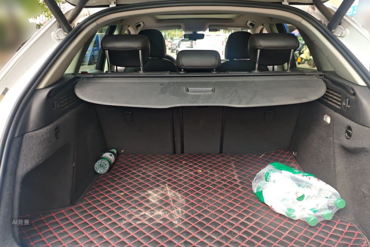 Audi Q3 2018 car image #21