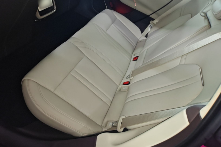 2026 #17 2026 immagine di auto #17