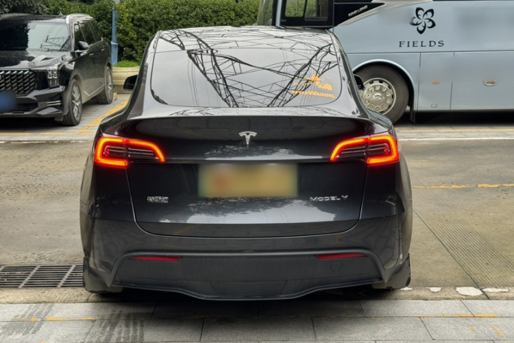 Tesla Model Y 2024 #6 Tesla Model Y 2024 صورة سيارة #6