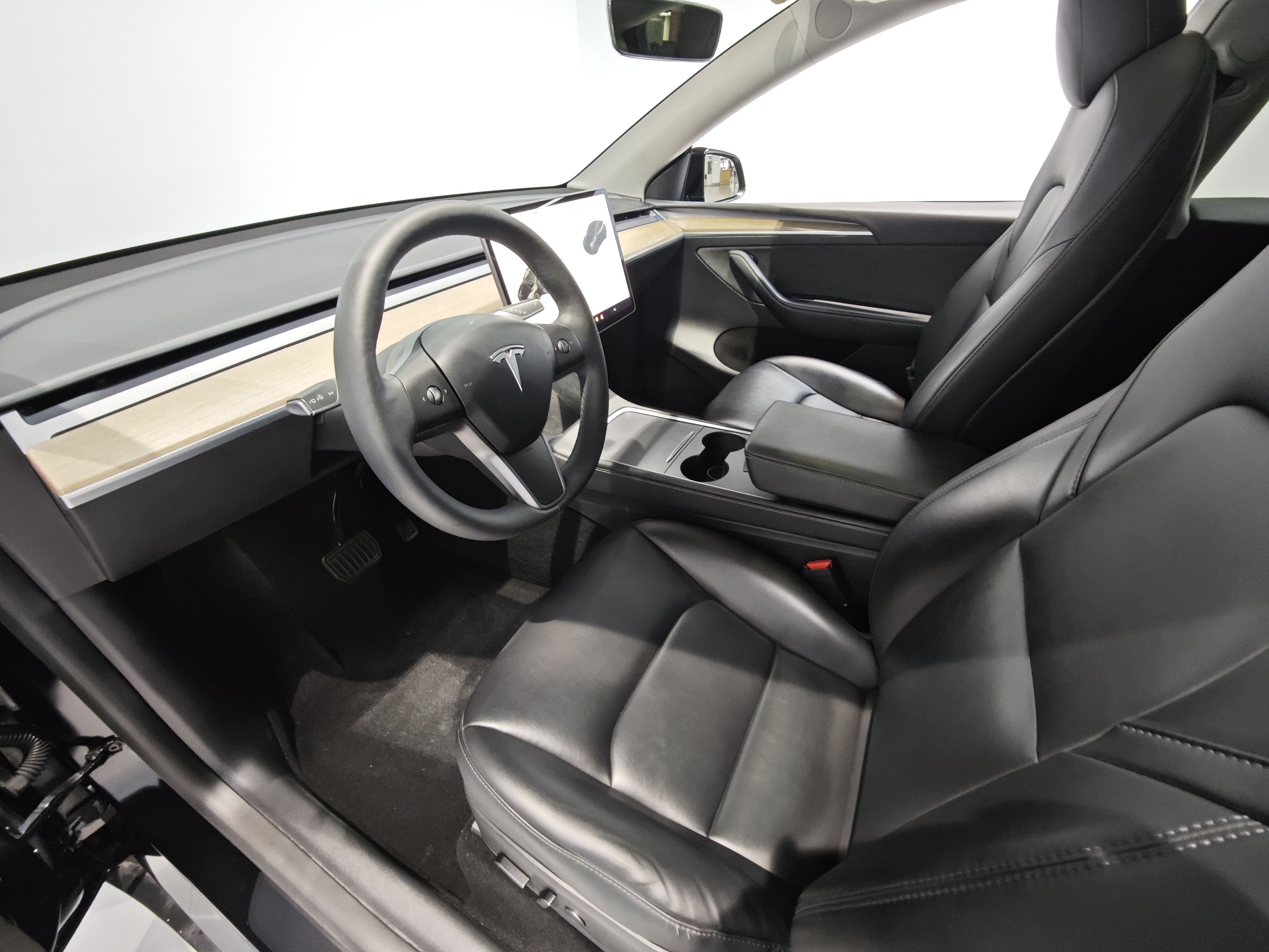 Tesla Model Y 2021 #9 Tesla Model Y 2021 car image #9