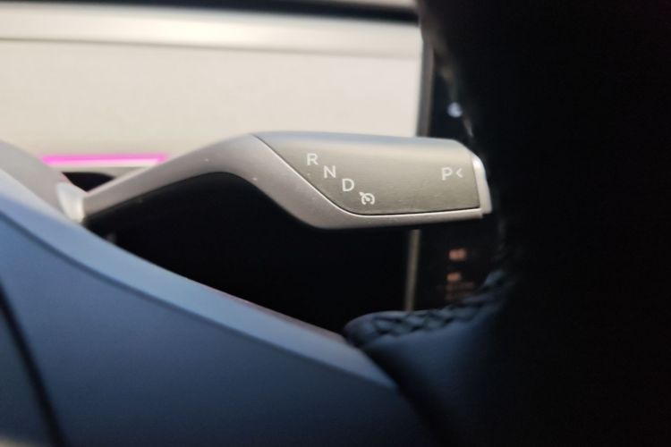Tesla Model Y 2024 #14 Tesla Model Y 2024 car image #14