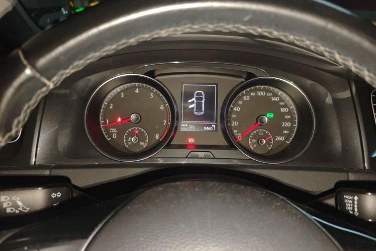 Volkswagen Golf 2020 car image #12