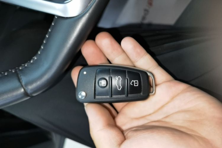 Audi Q3 2021 immagine di auto #9