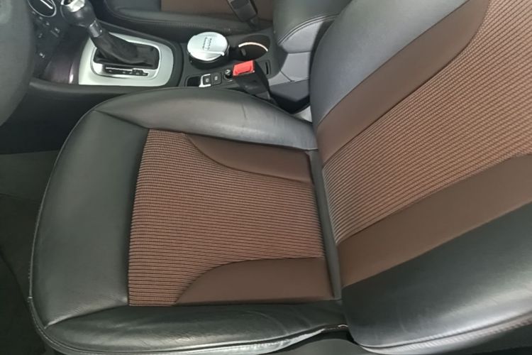 Audi Q3 2018 car image #17