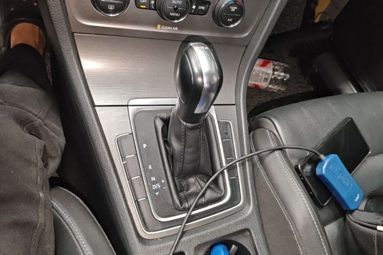 Volkswagen Golf 2017 car image #14