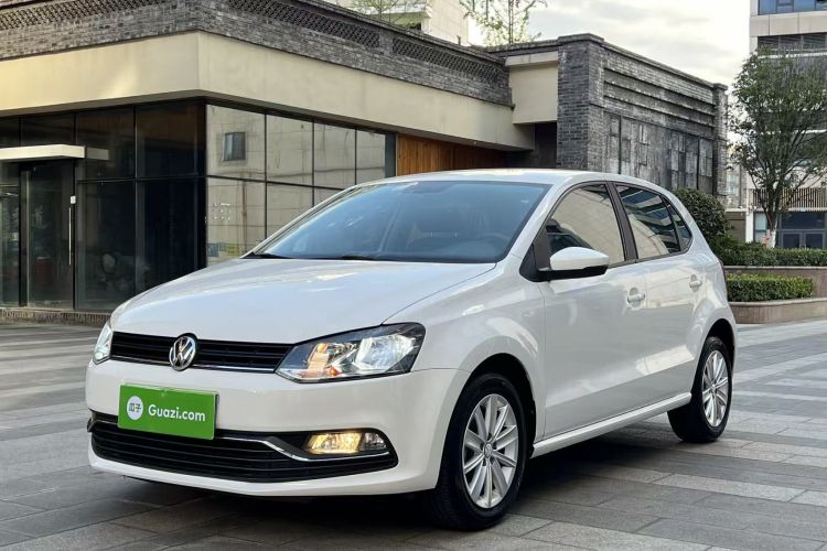 Volkswagen Polo 2016 car image #2