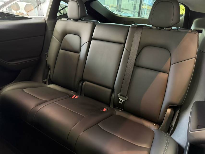 Tesla Model Y 2022 car image #7