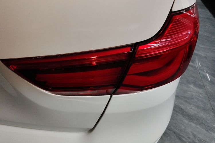 BMW 3 Series GT 2019 #8 BMW 3 Series GT 2019 car image #8