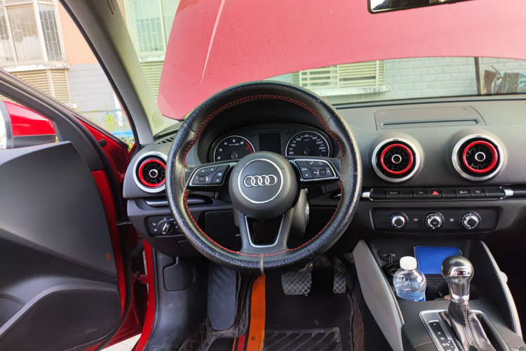 Audi A3 2019 car image #11