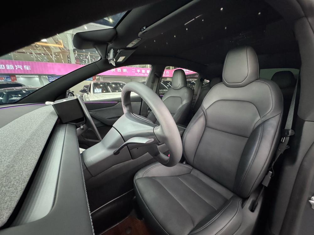 Tesla Model Y 2026 #14 Tesla Model Y 2026 car image #14