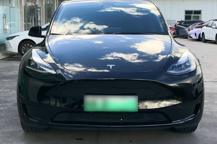 Tesla Model Y 2023 #3 Tesla Model Y 2023 car image #3