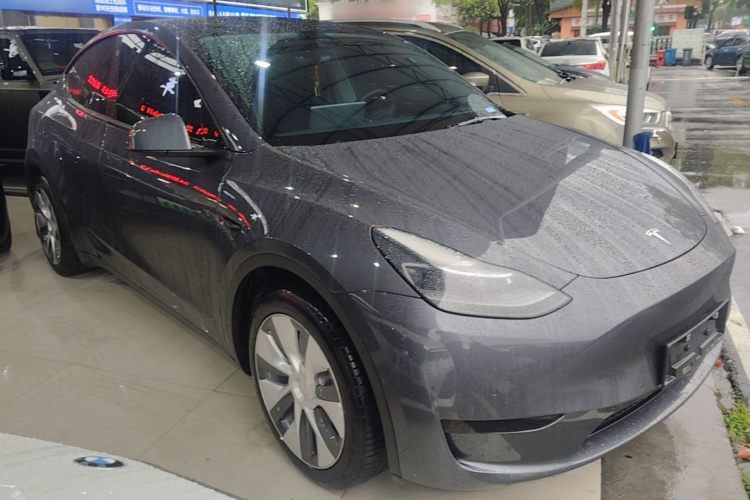 Tesla Model Y 2022 car image #4