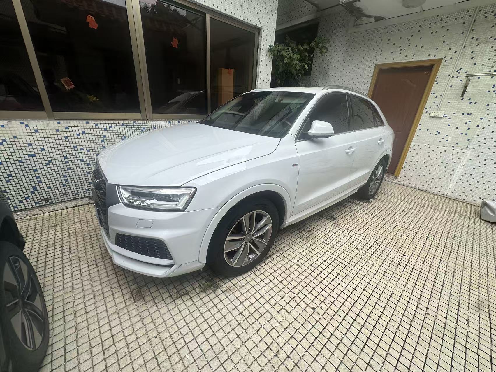2018 immagine di auto 