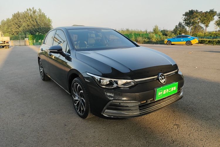 Volkswagen Golf 2021 car image #4