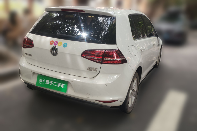 Volkswagen Golf 2017 car image #7
