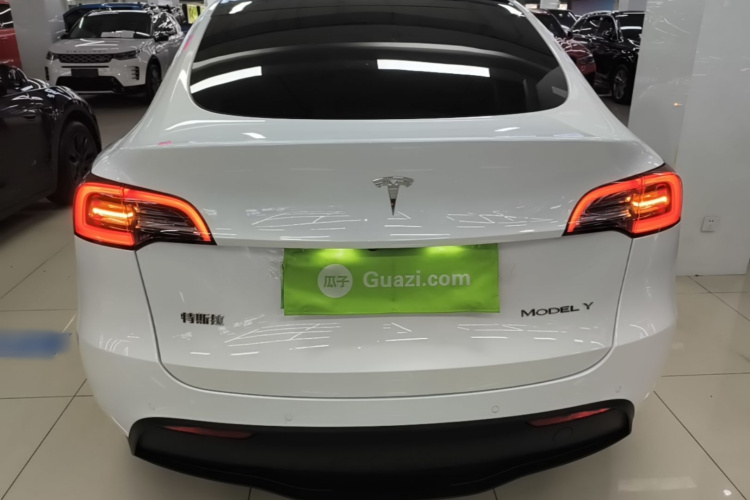 Tesla Model Y 2023 #6 Tesla Model Y 2023 immagine di auto #6