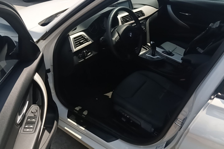 BMW 3 Series 2015 #16 BMW 3 Series 2015 car image #16