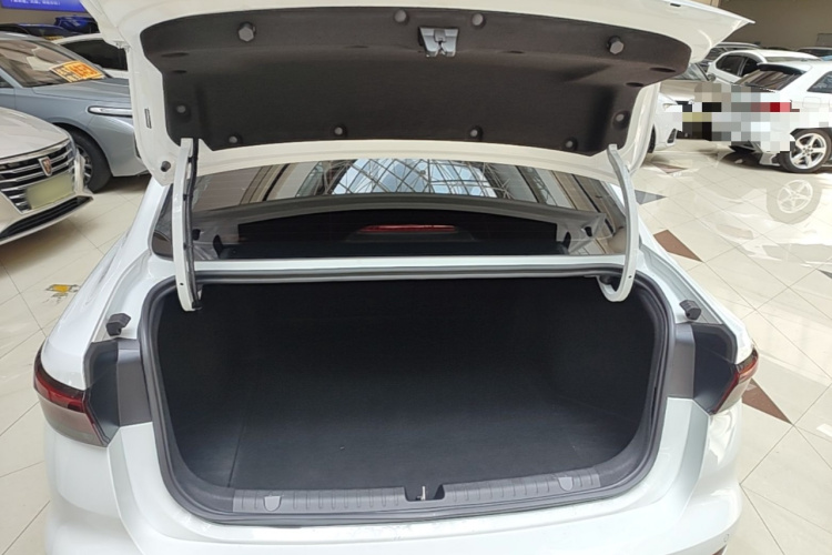 GEELY Emgrand 2024 car image #19