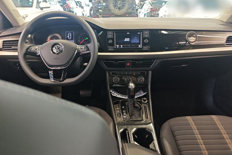 Volkswagen Lavida 2019 car image #10