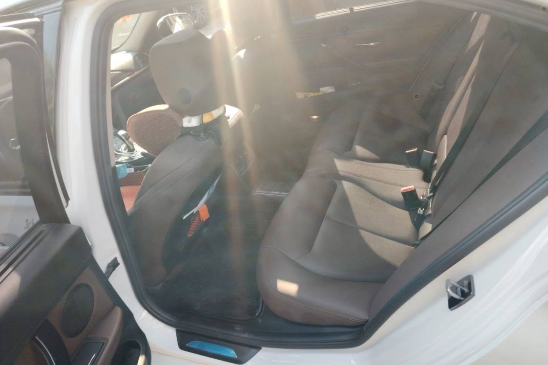 BMW 3 Series 2018 #19 BMW 3 Series 2018 car image #19
