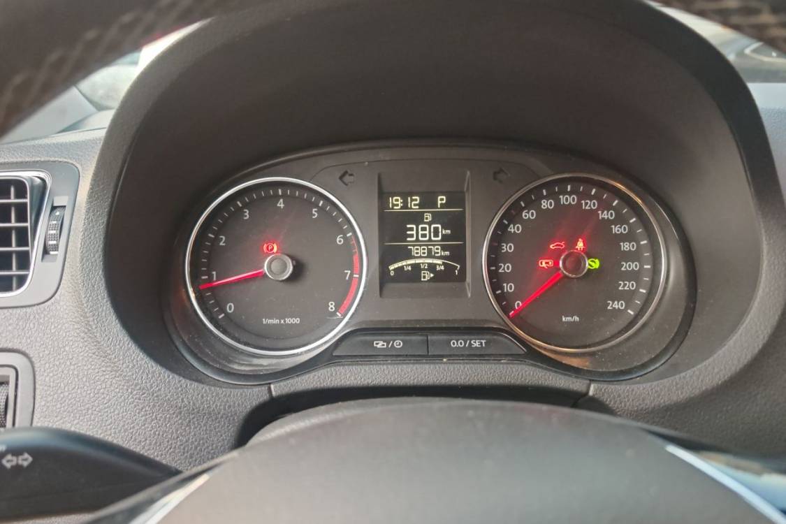 Volkswagen Polo 2014 car image #24